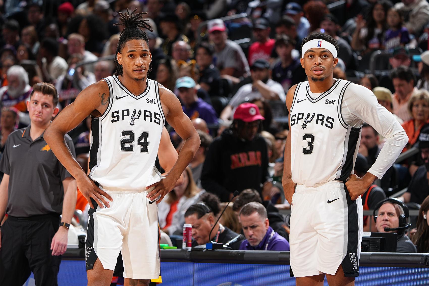 名记:太阳对马刺报价不感冒 据信马刺只愿讨论哇塞凯尔登巴恩斯