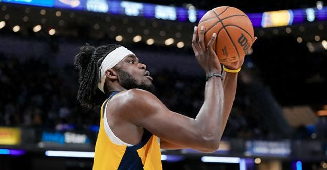 卡莱尔谈沃克:他的情况在好转 但大概率赶不上这轮系列赛