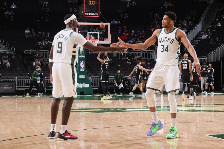 开云网站-蒂格：雄鹿在努力留下字母哥但阵容变差了 波蒂斯将会首发