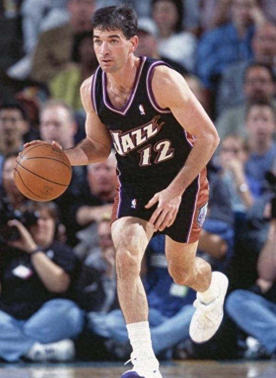 拿下助攻王最多的球员是谁?斯托克顿9次拿下该荣耀