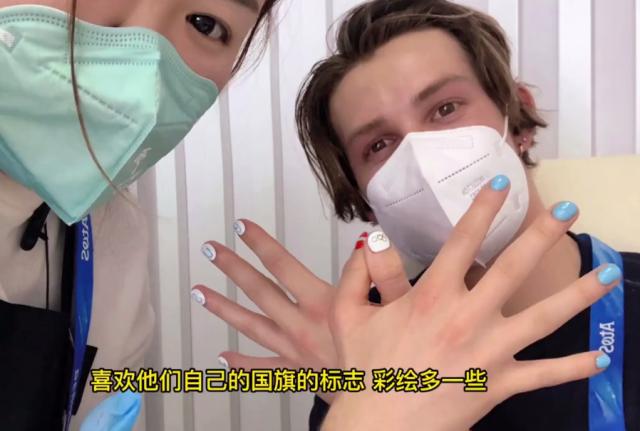 开云下载-【花花冬奥】大跳台冠军如此相似！自信可爱秀美甲