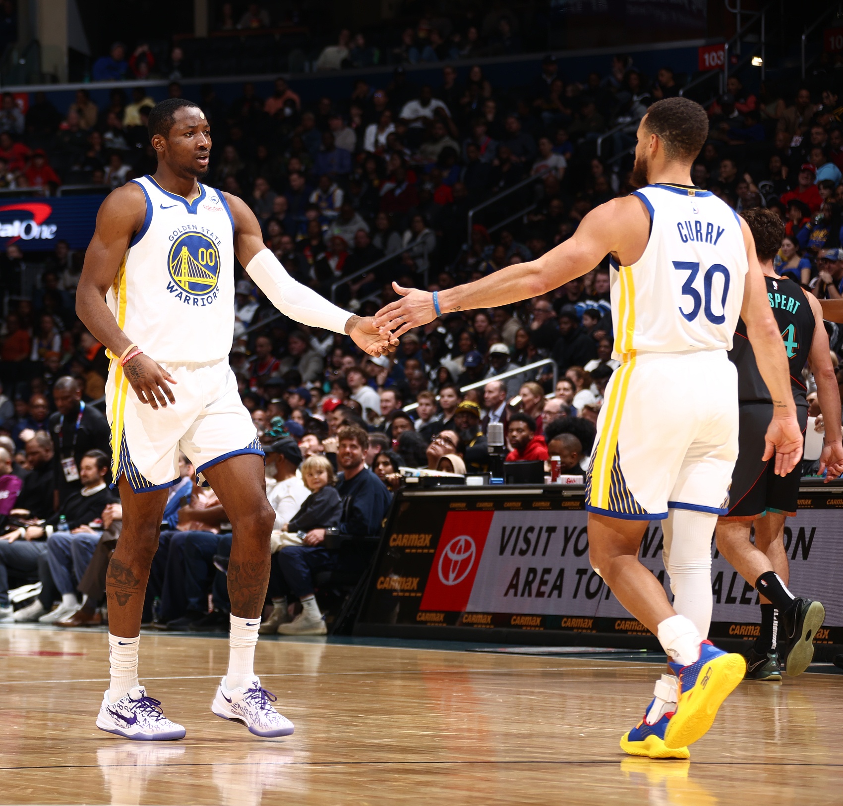 开云网站-湖媒：勇士那样为了交易而交易不可取 湖人应在买断市场签下鲍尔