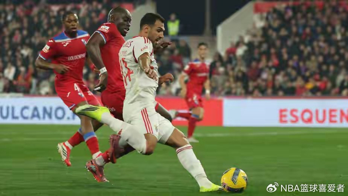 开云网站-穆帅本菲卡奇招：专治“问题儿童”，边锋变“摇钱树”？|何塞·穆里尼奥|本菲卡足球俱乐部|穆里尼奥|鲁伊-科斯塔|普雷斯蒂亚_新浪体育_新浪新闻