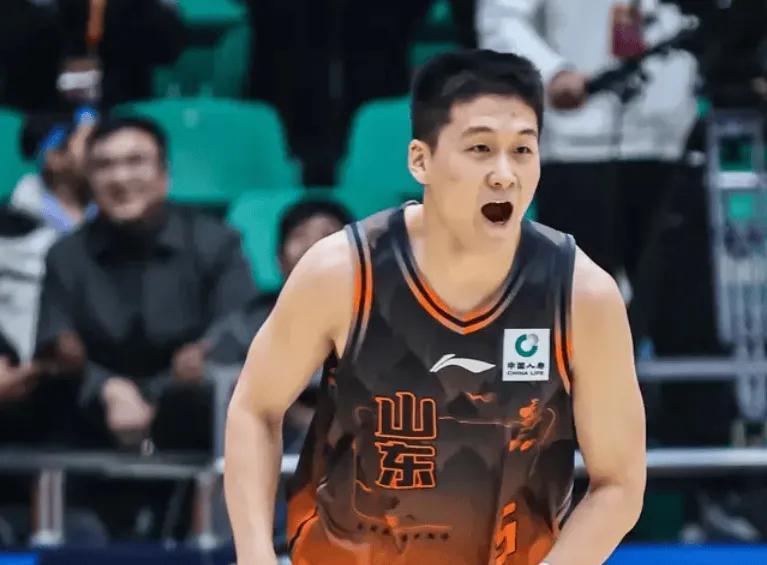 开云网站-山东崩了N年的三分终于有救了!王证搭配陈林坚,空间+威慑力拉满