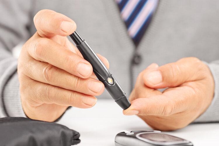 开云线上入口-医生提醒：若长期一天只吃两顿饭，用不了半年，或患上这4种疾病