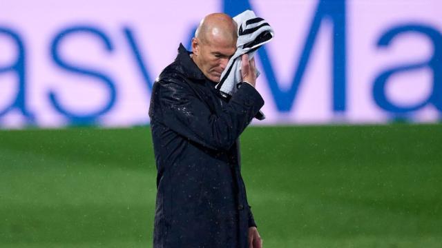 开云下载-皇马离联赛冠军越来越远？西媒体人：琢磨欧冠吧