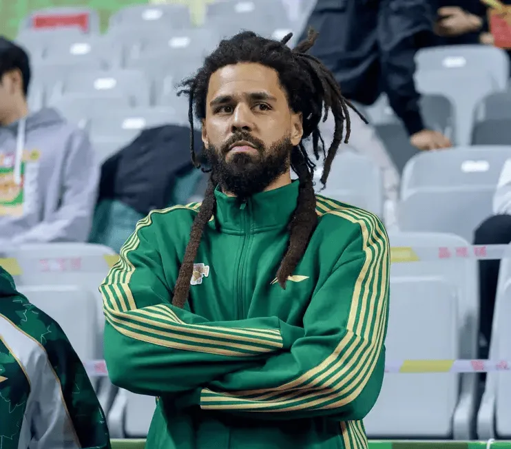 开云网站-梦幻首秀即落幕！J.Cole的跨界篮球童话戛然而止